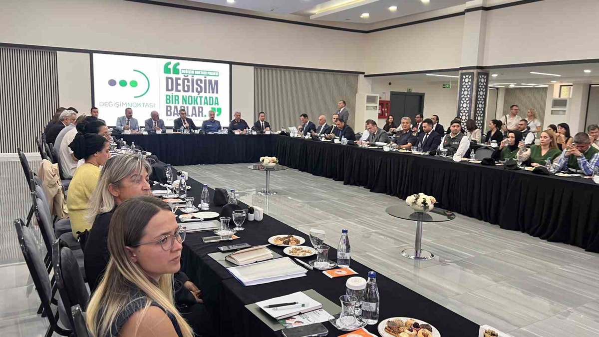 Mersin Valisi Toros, 15 paydaşlı Değişim Noktası Projesi\'ni 3 mahallede başlattı