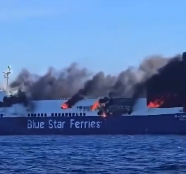 Ege'de can pazarı: Mikonos açıklarında yanan feribottan 29 kişi tahliye edildi