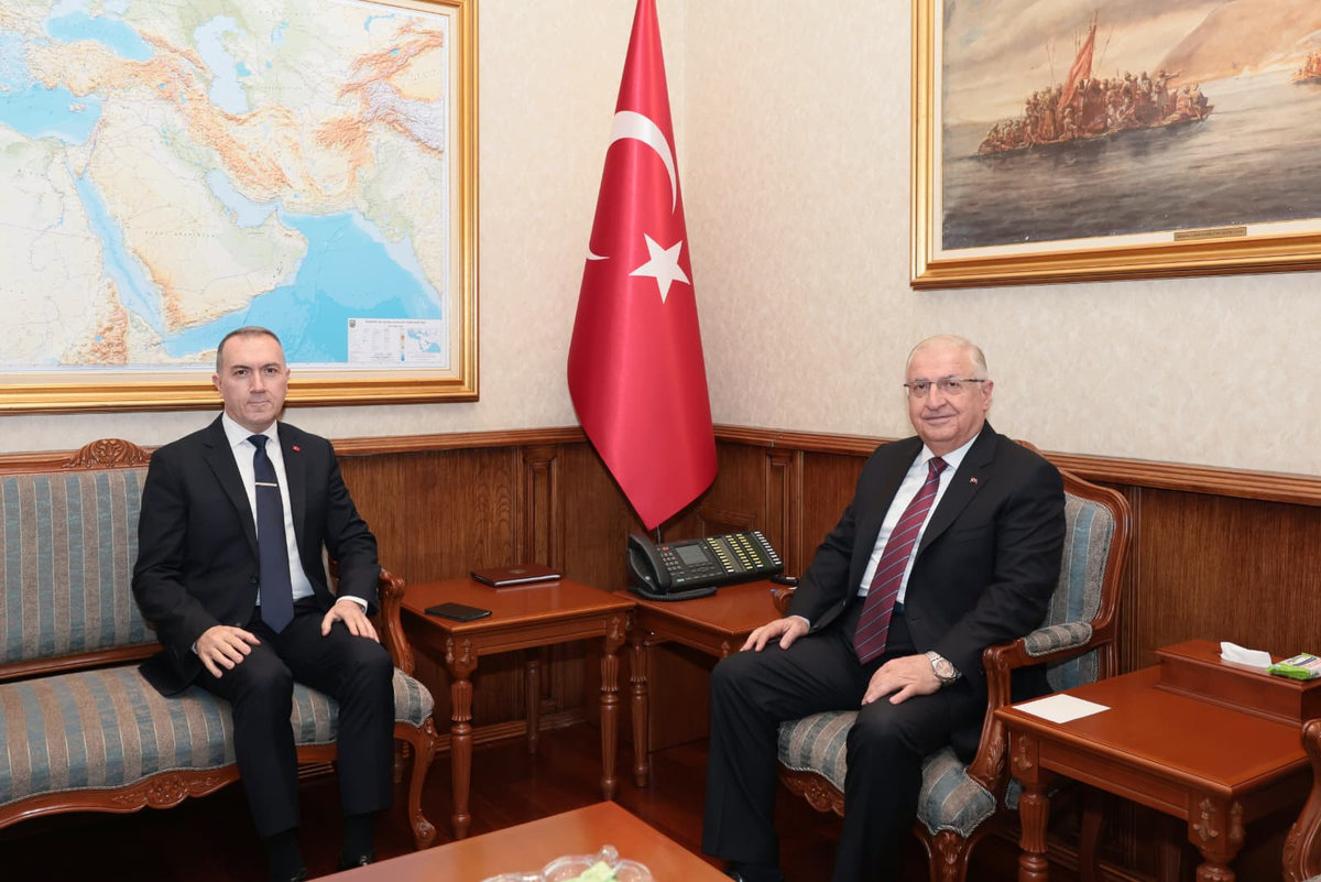 Milli Savunma Bakanı Güler, Seul Büyükelçisi olarak atanan Yıldız\'ı kabul etti