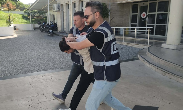 Muğla Menteşe'de ilkokul bahçesinden Atatürk büstünü söken şüpheli tutuklandı