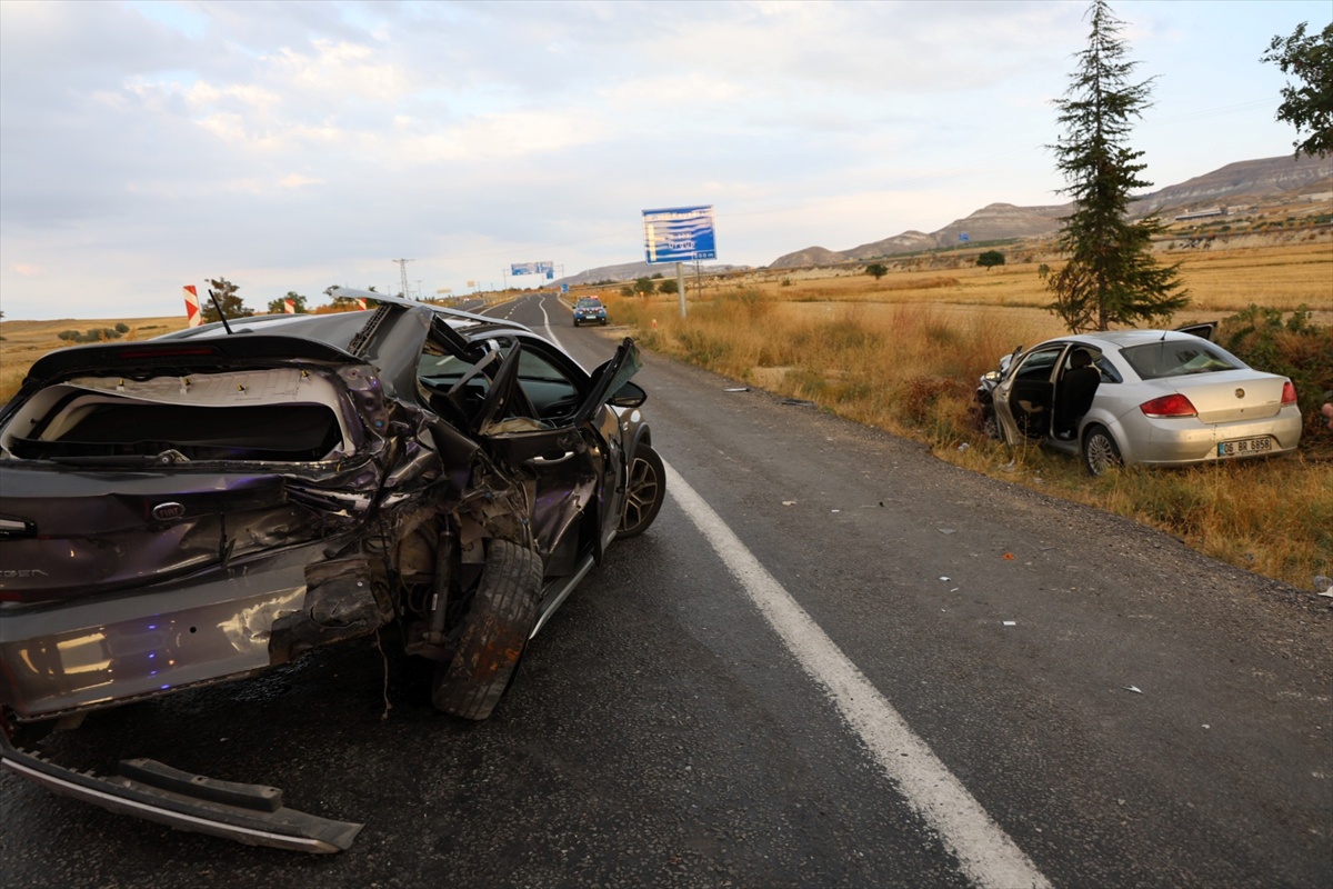 Nevşehir-Kayseri yolunda şarampole devrilen otomobilde ikisi çocuk 6 kişi yaralandı