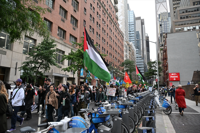 New York'ta Netanyahu protestosu! Binlerce kişi BM'ye yürüdü