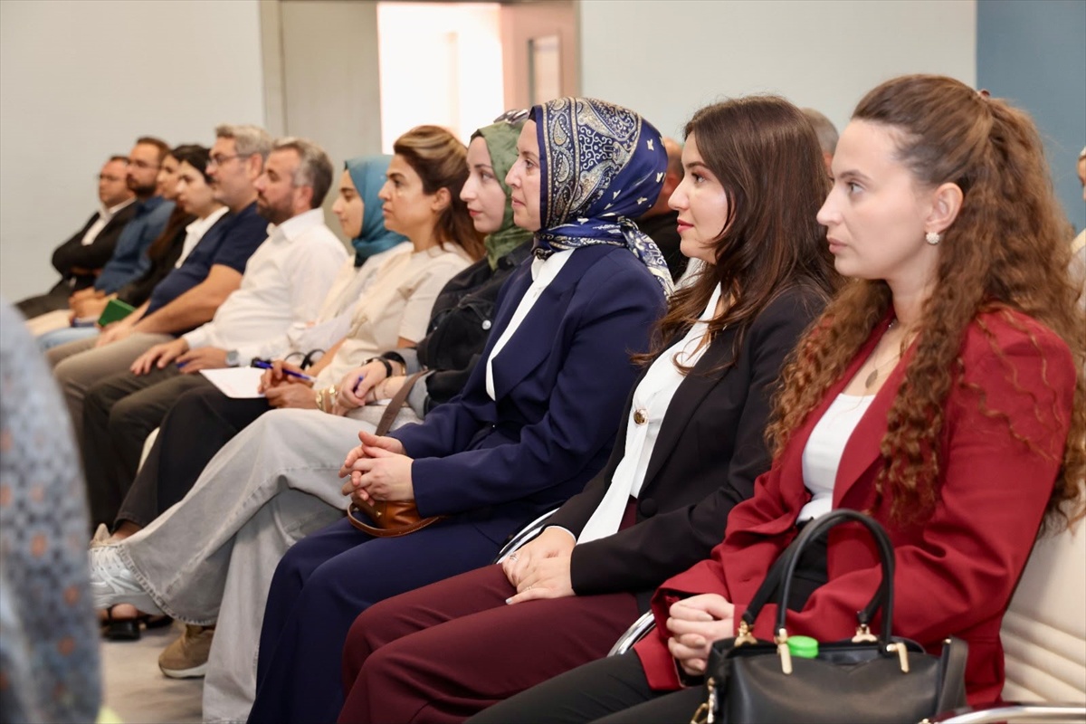 Niğde Gençlik ve Spor İl Müdürlüğü, öğrenci hizmetlerini Genç Ofis\'te ele aldı