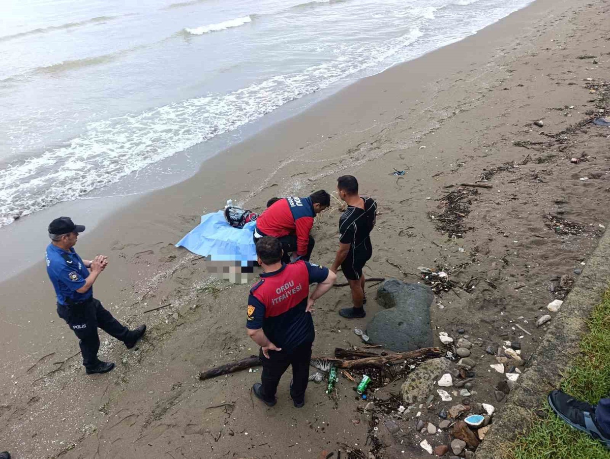 Ordu\'da teleferik sahilinde denizde bulunan ceset 70 yaşındaki kişiye ait çıktı