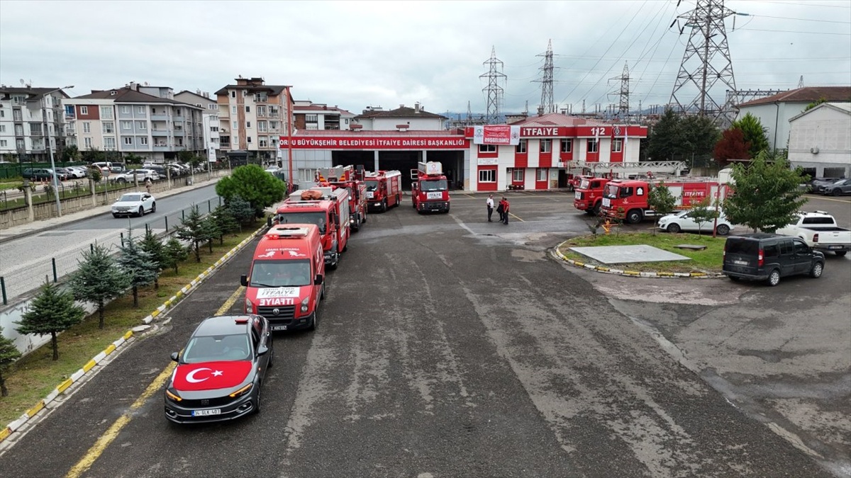Ordu\'da İtfaiyecilik Haftası\'nda araçlarla şehir turu atıldı, 54 araç hizmet veriyor