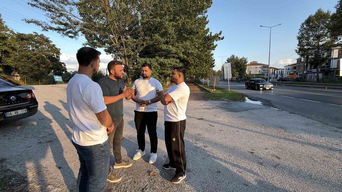 Sakarya Adapazarı\'nda sahipli köpek saldırısına uğrayan vatandaş kornayla kurtuldu