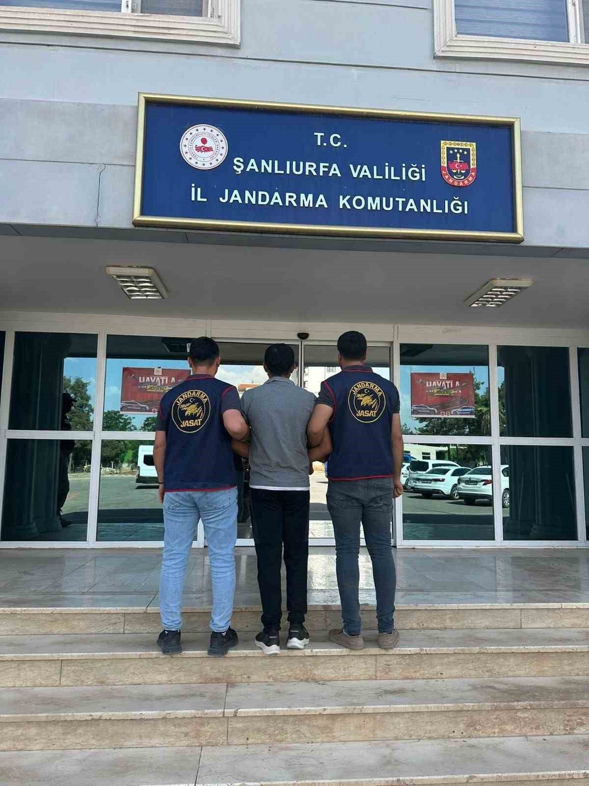 Dolandırıcılıktan 16 yıl hapis cezası olan şahıs Şanlıurfa Eyyübiye\'de tutuklandı
