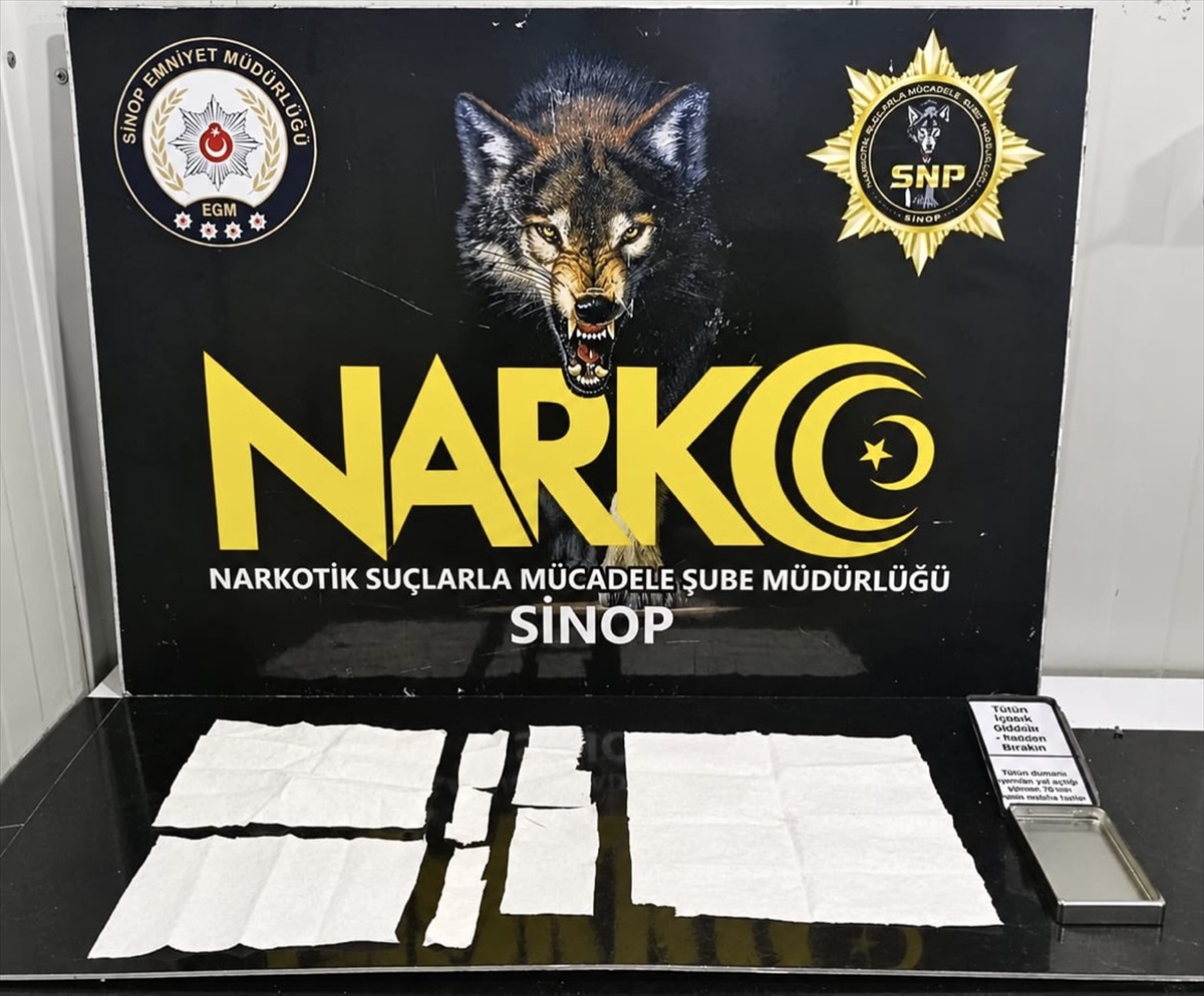 Sinop\'ta narkotik ekiplerinin uyuşturucu operasyonunda 2 zanlı tutuklandı