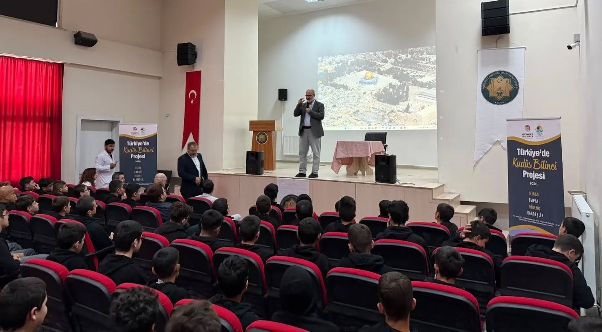 Tarihçi Öztürk, Bayburt\'da imam hatiplilere Kudüs ve Mescid-i Aksa\'yı anlattı