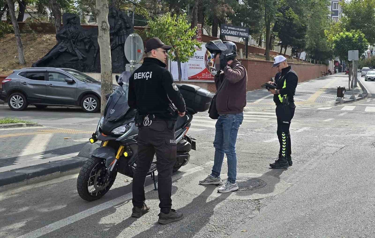 Tekirdağ Hayrabolu\'da motosiklet denetiminde kurallara uymayanlara işlem yapıldı