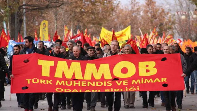 TMMOB, AYM önündeki emekli eyleminde yaşamını yitiren polis memuruna açıklama yaptı