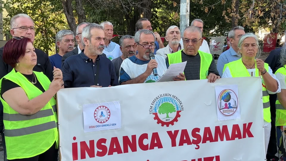 Muğla\'da emekliler seyyanen zam için eylem yaptı, tüm emeklilere verilmesini istedi