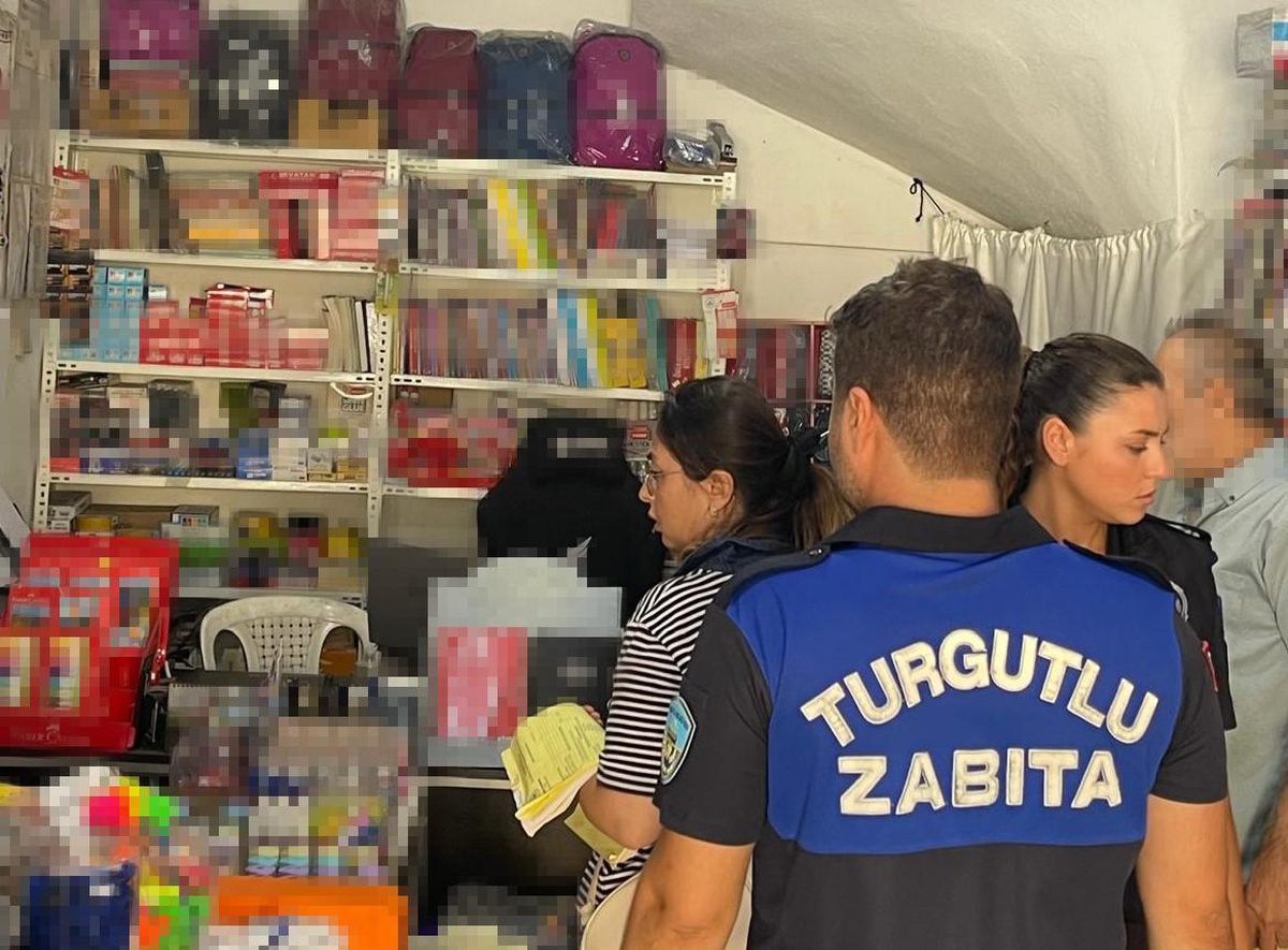 Turgutlu Belediyesi kırtasiye denetiminde ruhsatsız iş yeri tespit etti
