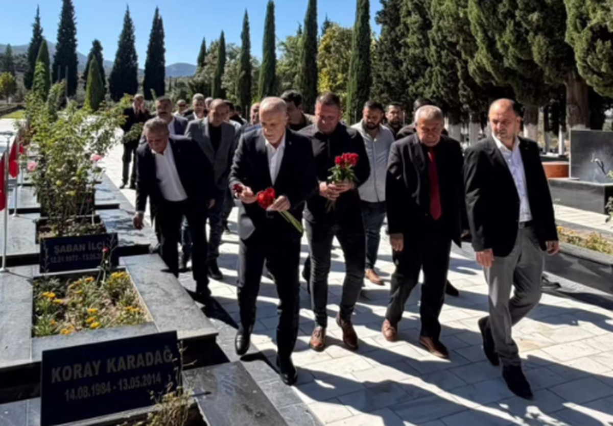 TÜRK-İŞ Genel Başkanı Ergün Atalay, Soma Maden Şehitliği\'ni ziyaret etti