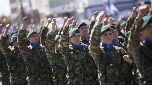 Yunanistan'da seferberlik paniği: 100 bin kişiye aynı mesaj gitti, ülke ayağa kalktı