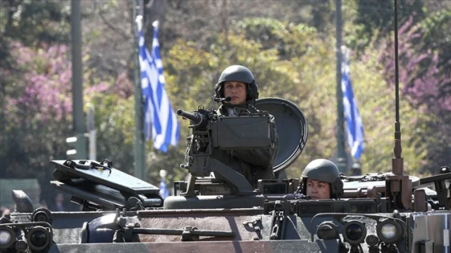 Yunanistan'da seferberlik paniği: 100 bin kişiye aynı mesaj gitti, ülke ayağa kalktı
