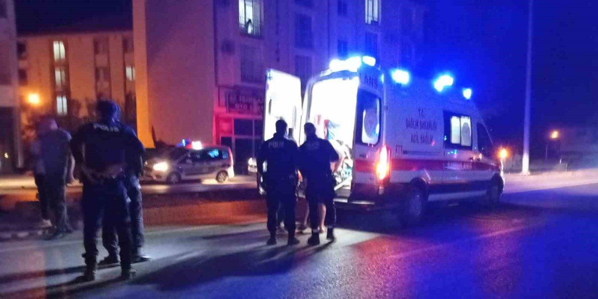 Adıyaman Gölbaşı\'nda motosiklet devrildi, 1 kişi yaralandı ve hastaneye kaldırıldı