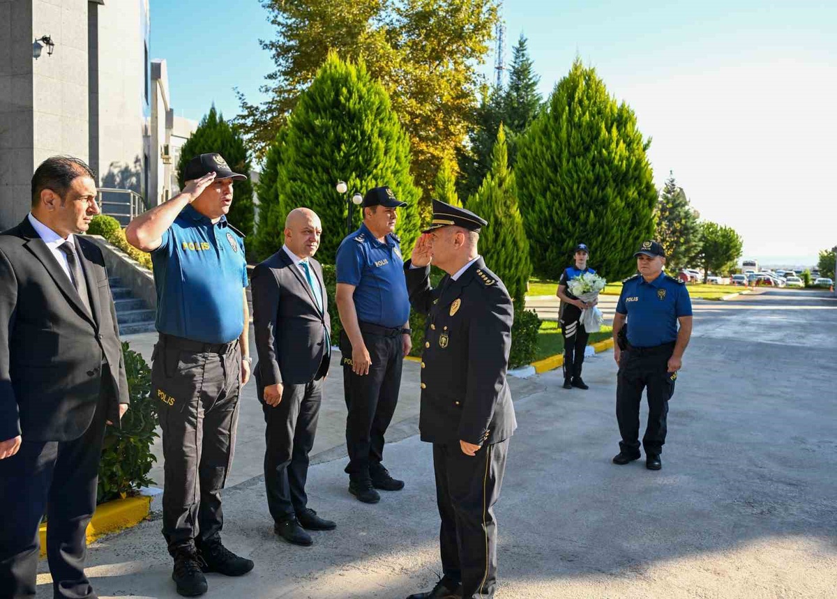 Kararnameyle atanan Ali Süllü, Denizli İl Emniyet Müdürlüğü görevine başladı