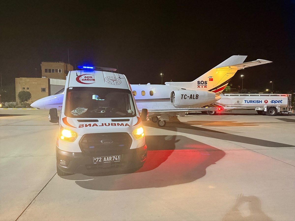 Aort hiperplazisi tedavisi için 50 günlük bebek ambulans uçakla Konya\'ya sevk edildi.