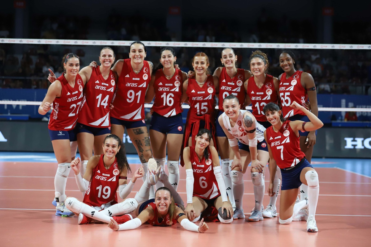 Aras Kargo ile Göztepe yarın, Manisa BŞB pazartesi Kupa Voley'de mücadele edecek
