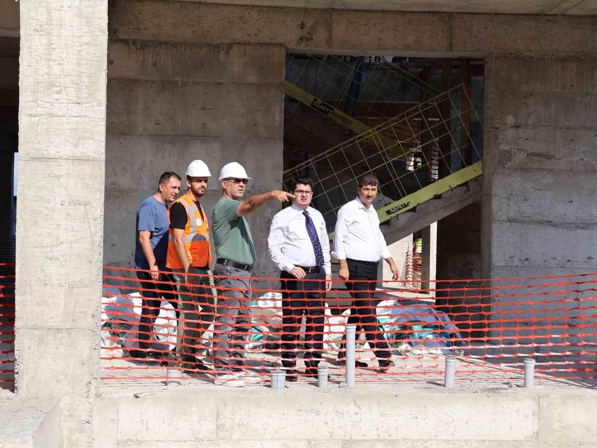 Arsuz Kaymakamı Eroğlu, 4 derslikli anaokulu inşaatlarını yerinde inceledi