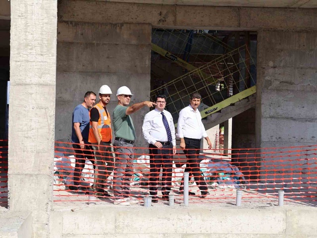 Arsuz Kaymakamı Eroğlu, 4 derslikli anaokulu inşaatlarını yerinde inceledi