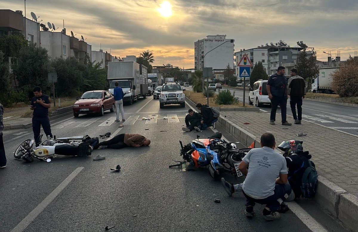 Aydın Efeler\'de iki motosiklet çarpıştı, kazada 3 kişi yaralandı