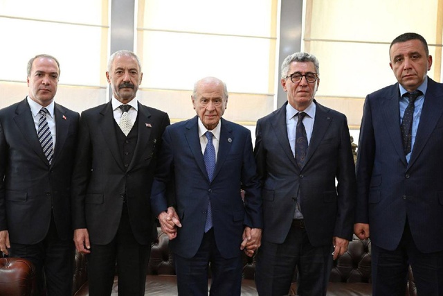 Bahçeli bir araya getirdi! Sarallar ve Şahinler, MHP Genel Merkezi'nde barıştı