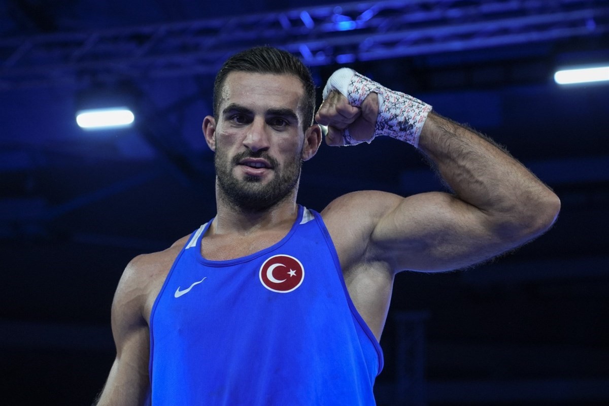 Kadın Boks Milli Takımı Avrupa şampiyonu oldu, Bakan Bak 10 madalyayı kutladı