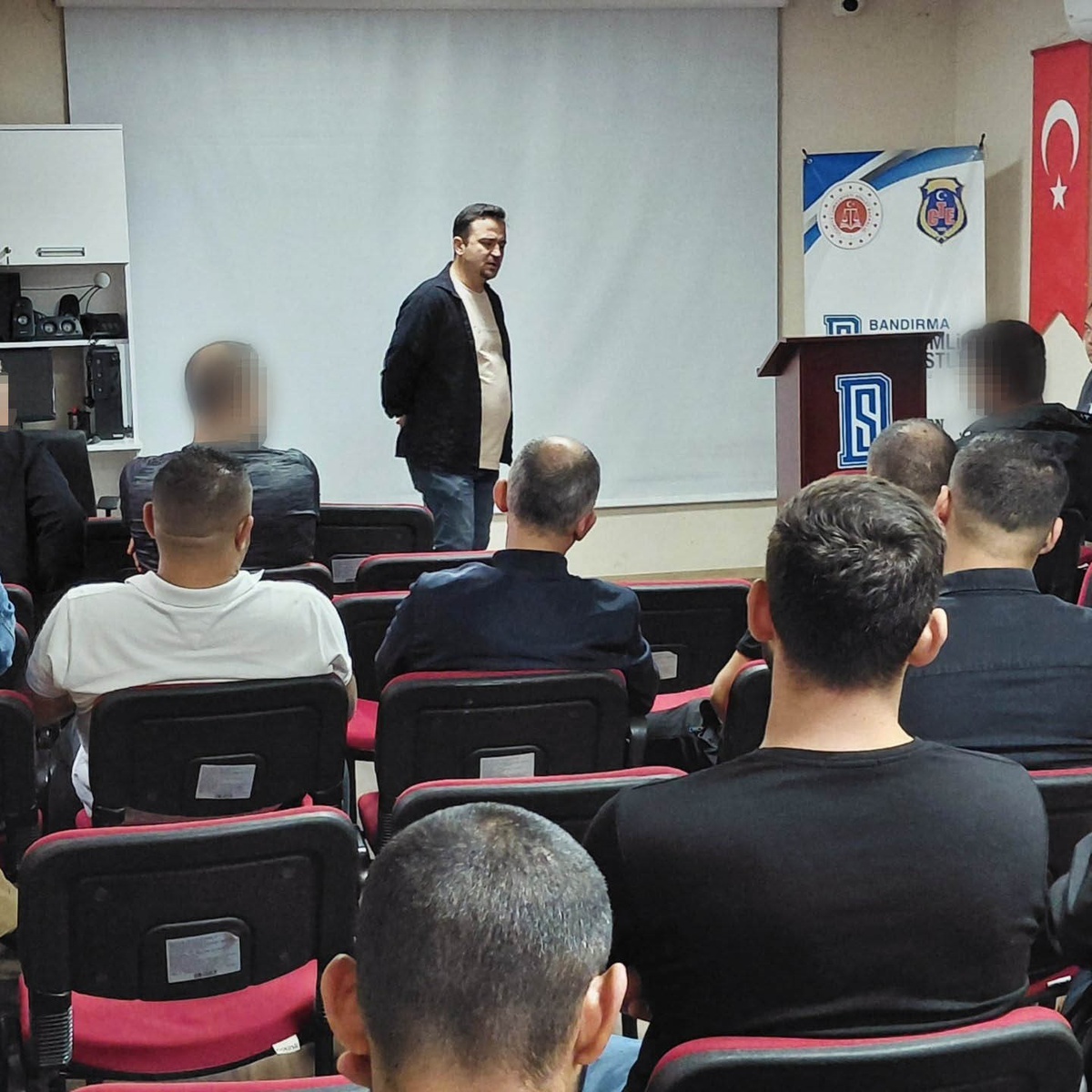 Bandırma İŞKUR uzmanı Erdem yükümlülere iş arama ve istihdam desteklerini anlattı