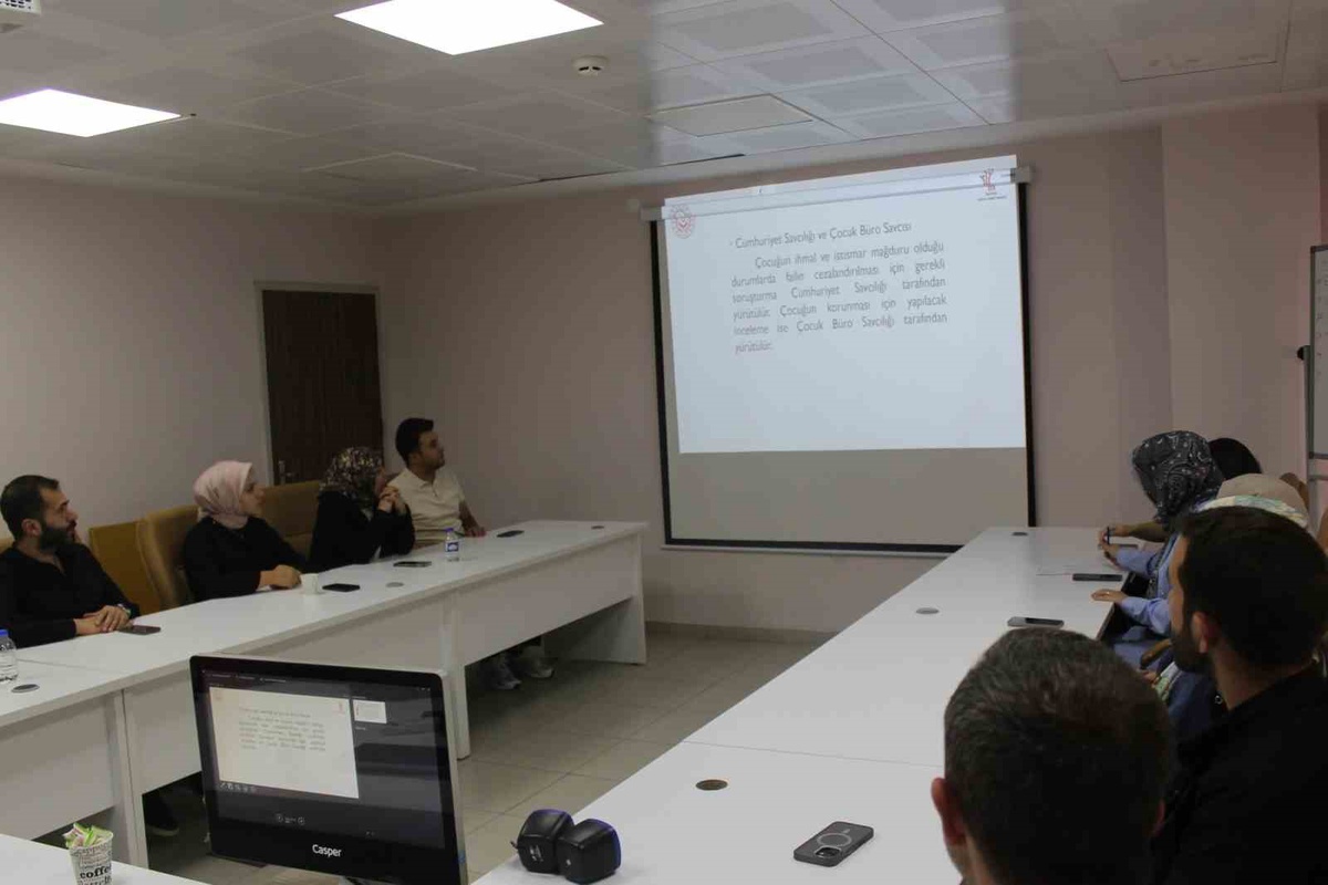 Bayburt Sosyal Hizmet Merkezi Müdürlüğü, vaka tahlili toplantılarını her ay planlıyor