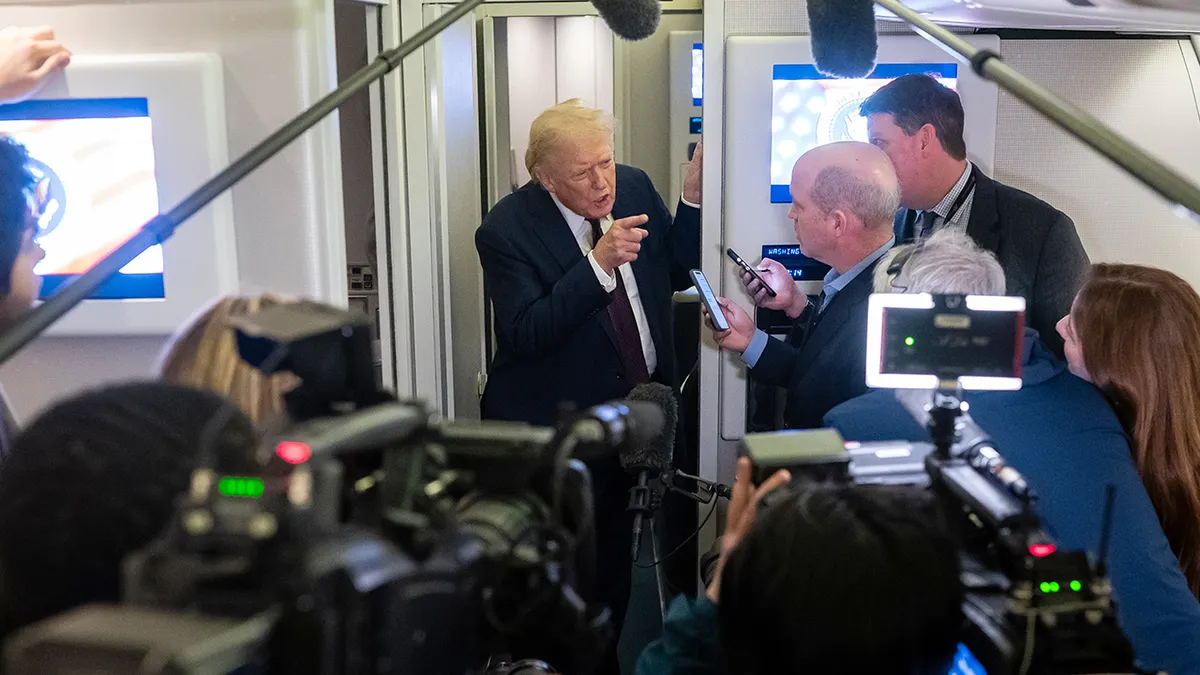 Beyaz Saray, Trump\'ın Tennessee ziyareti için CNN yerine Real America\'s Voice\'u seçti
