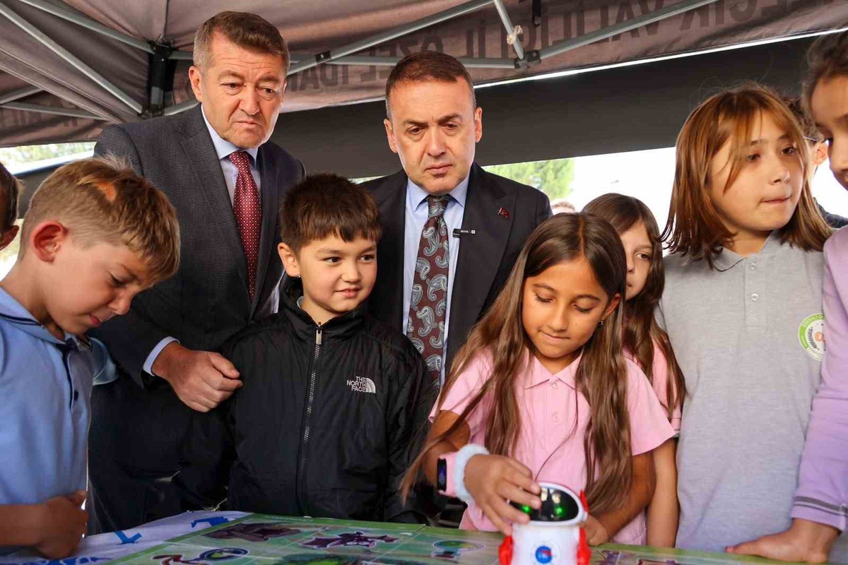 Bilecik\'te 3 gün sürecek bilim şenliğinde 9 bin 645\'in üzerinde katılımcı hedefleniyor