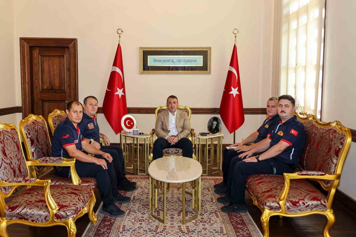 Bilecik Valisi Sözer, İtfaiye Haftası\'nda itfaiye personelini kabul etti