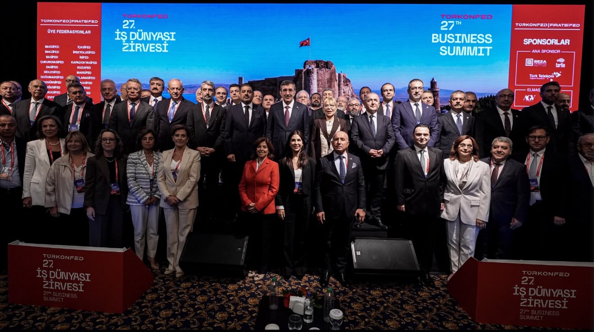 Cevdet Yılmaz Elazığ\'da 2026\'da kişi başı gelirin 20 bin doları aşmasını bekliyor