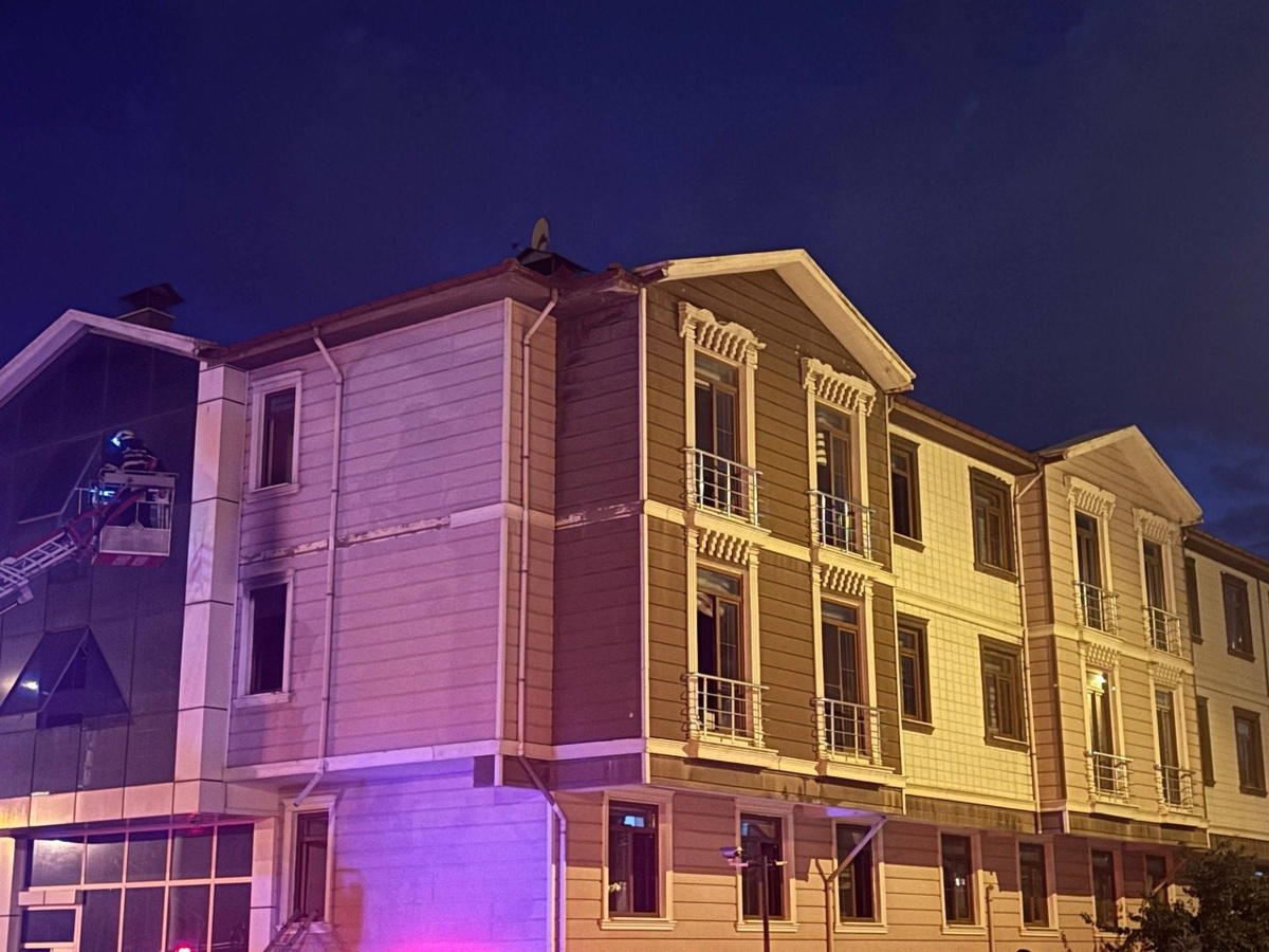 Erzincan\'da apartman dairesindeki yangında büyük hasar oluştu, can kaybı yaşanmadı