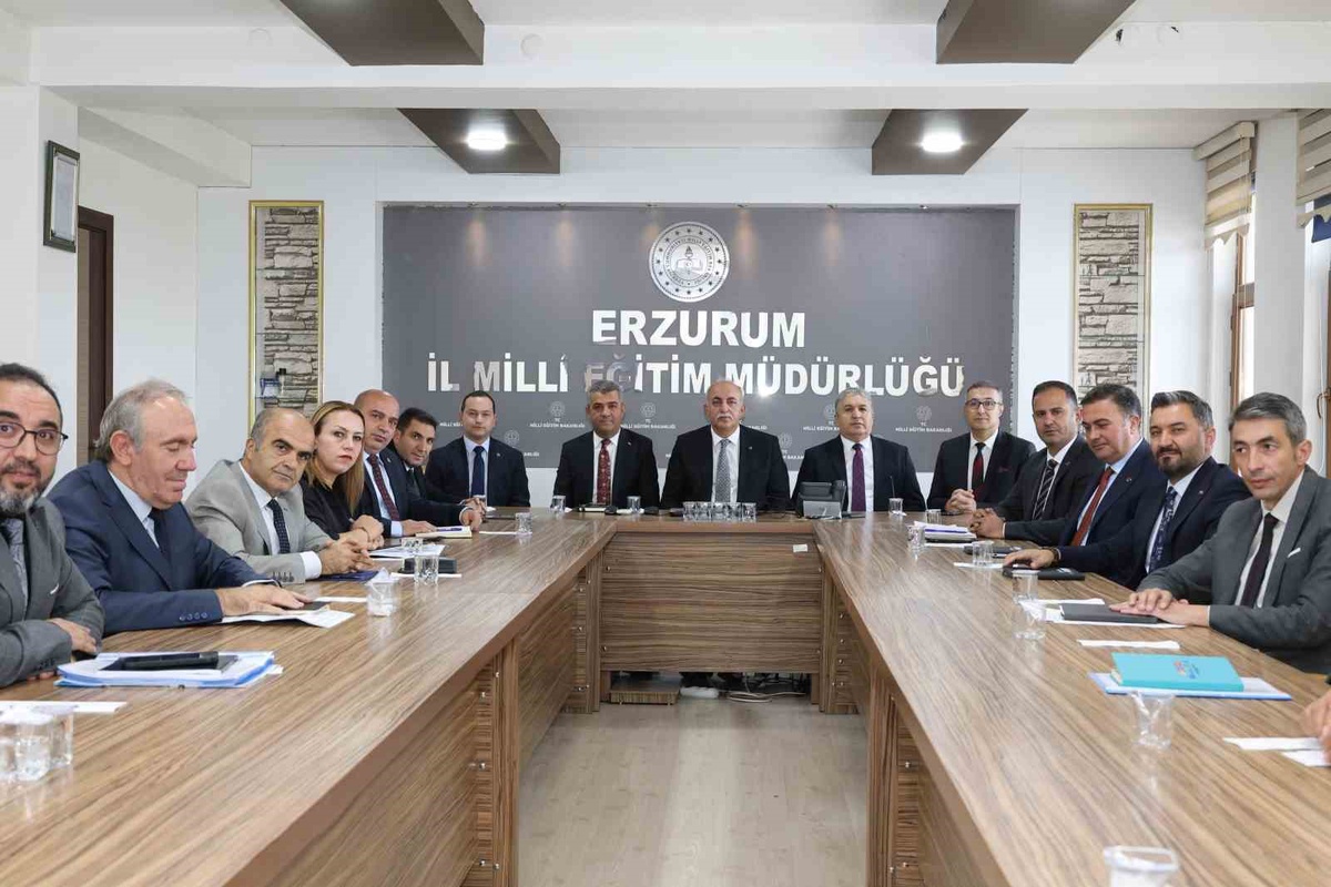 Erzurum\'da müfettiş raporları Süleyman Ekici başkanlığında masaya yatırıldı