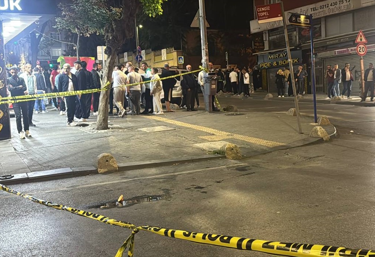Esenler\'de bıçakla polise yönelen şüpheli silahla vuruldu, bir bekçi hafif yaralandı