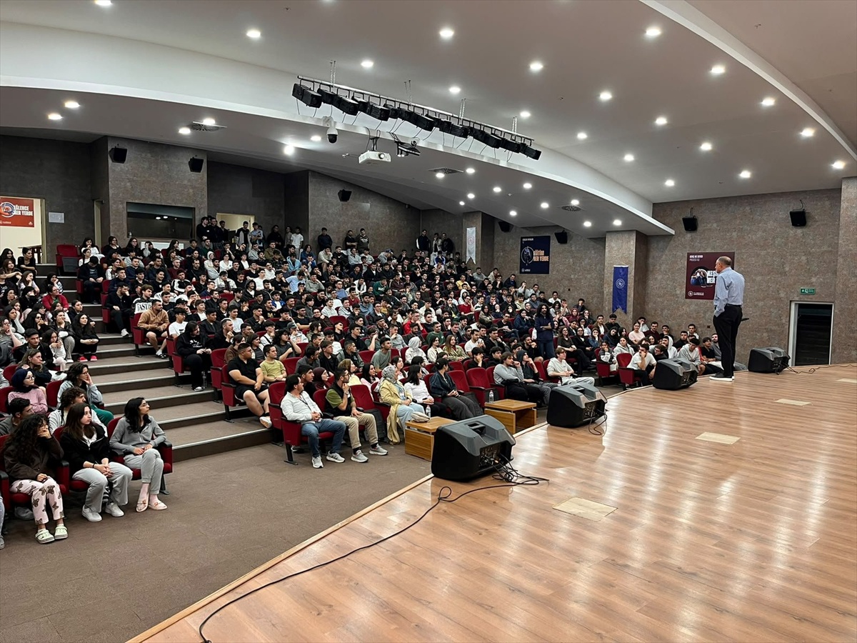 Eskişehir Gençlik ve Spor İl Müdürlüğü yurtlarında iletişim toplantıları yapıldı