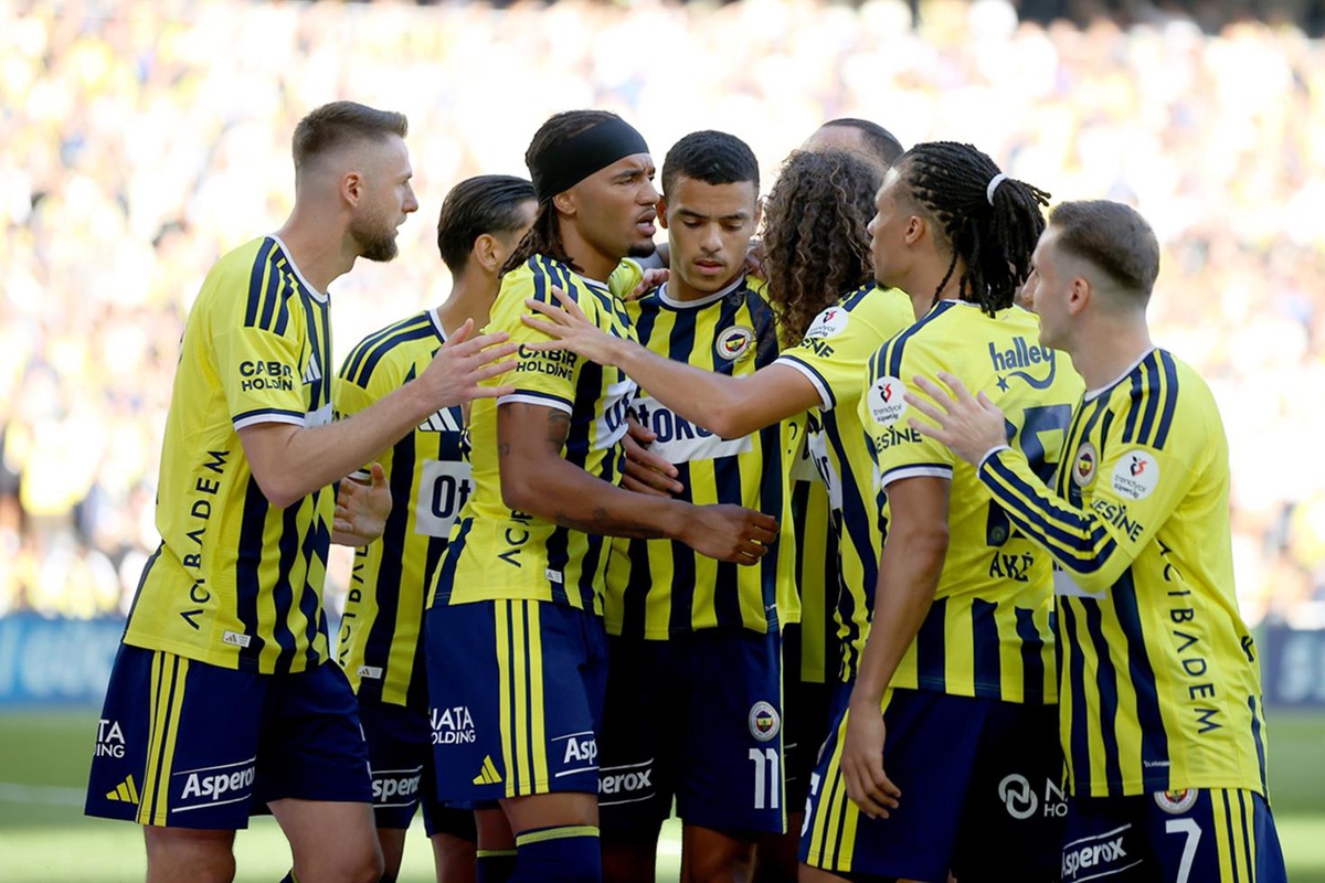 Fenerbahçe\'ye FIFA\'dan 3 dönem transfer yasağı! Ödeme yapılırsa kalkacak