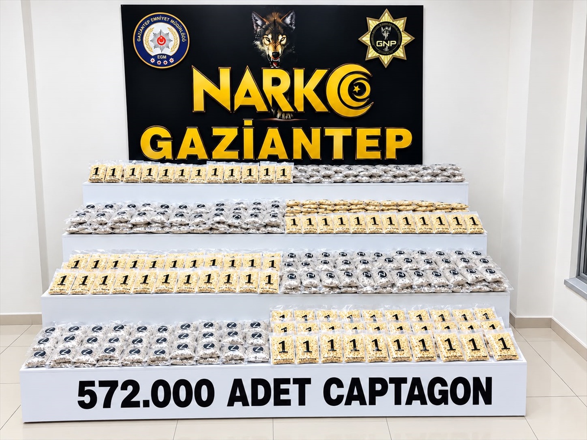 Gaziantep\'te ikamete düzenlenen operasyonda 572 bin uyuşturucu hap ele geçirildi
