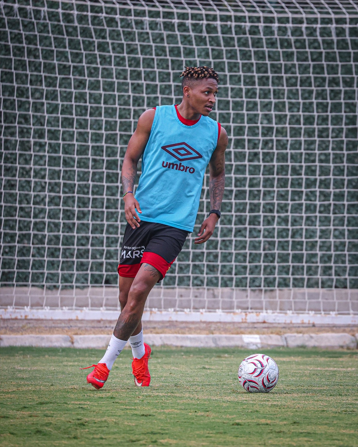 Göztepe, Süper Lig\'in 7. haftasında Eyüpspor deplasmanı hazırlıklarına başladı