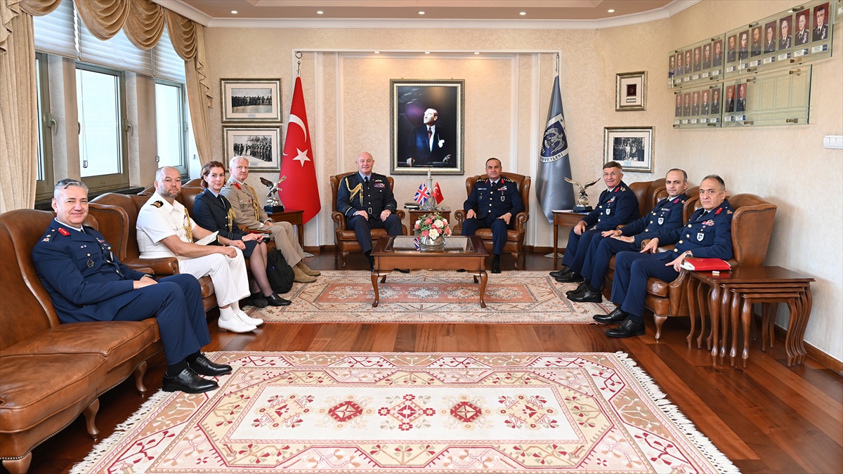 İngiltere Hava Kuvvetleri Komutanı Smyth, Hava Kuvvetleri Karargahı\'nı ziyaret etti