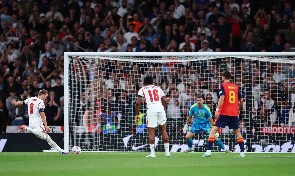 İspanya, Wembley\'de geriye düştüğü Uluslar Ligi maçında İngiltere\'yi 3-2 devirdi