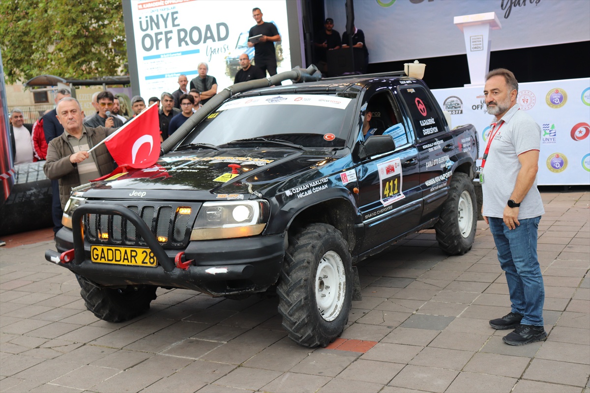 Ünye'de Karadeniz Off-Road Kupası'nın 2. ayak seremonisinde 12 araç gösteri sundu