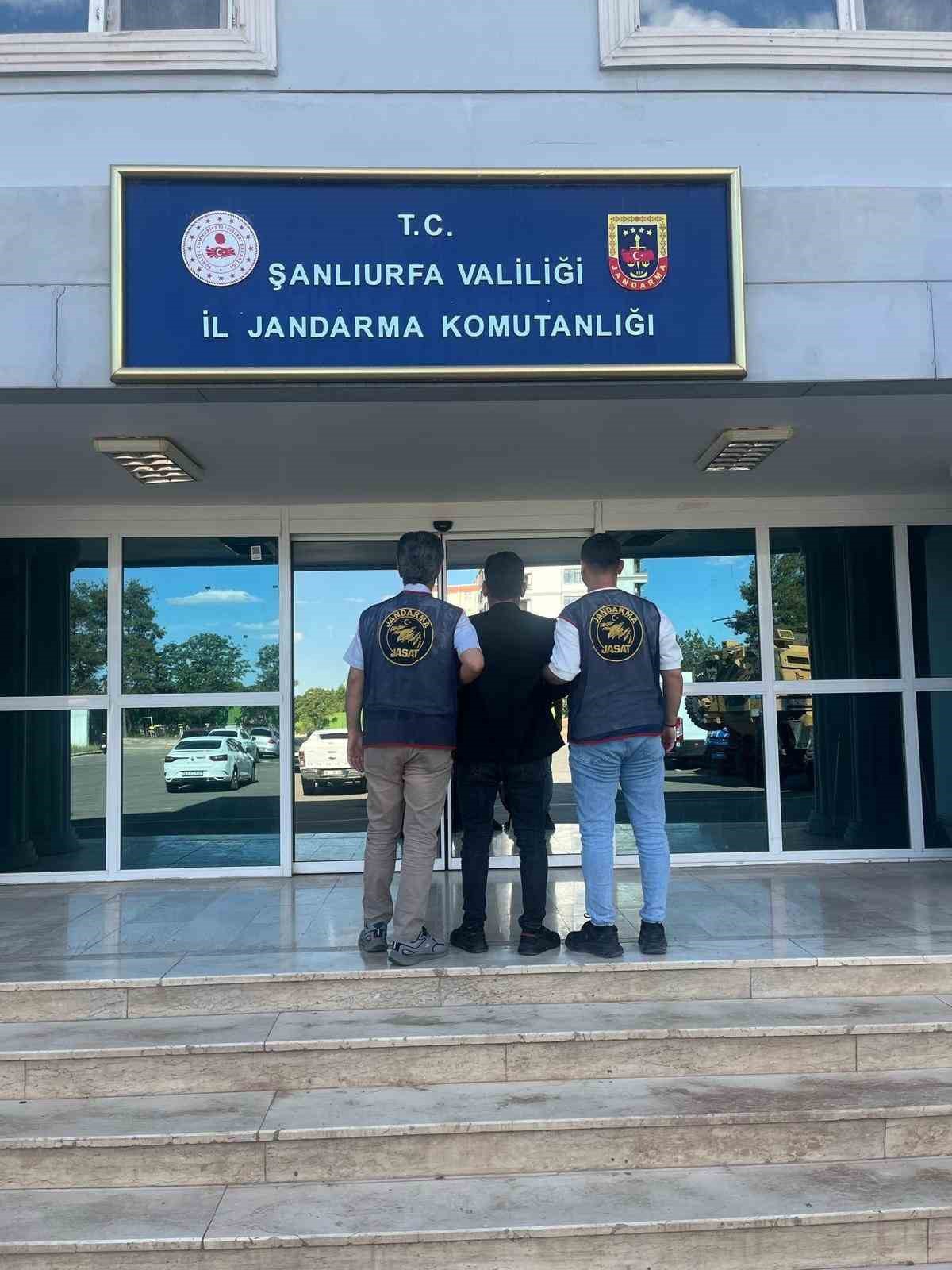 Karaköprü\'de kesinleşmiş 5 yıl 9 ay hapis cezası olan hırsızlık hükümlüsü tutuklandı