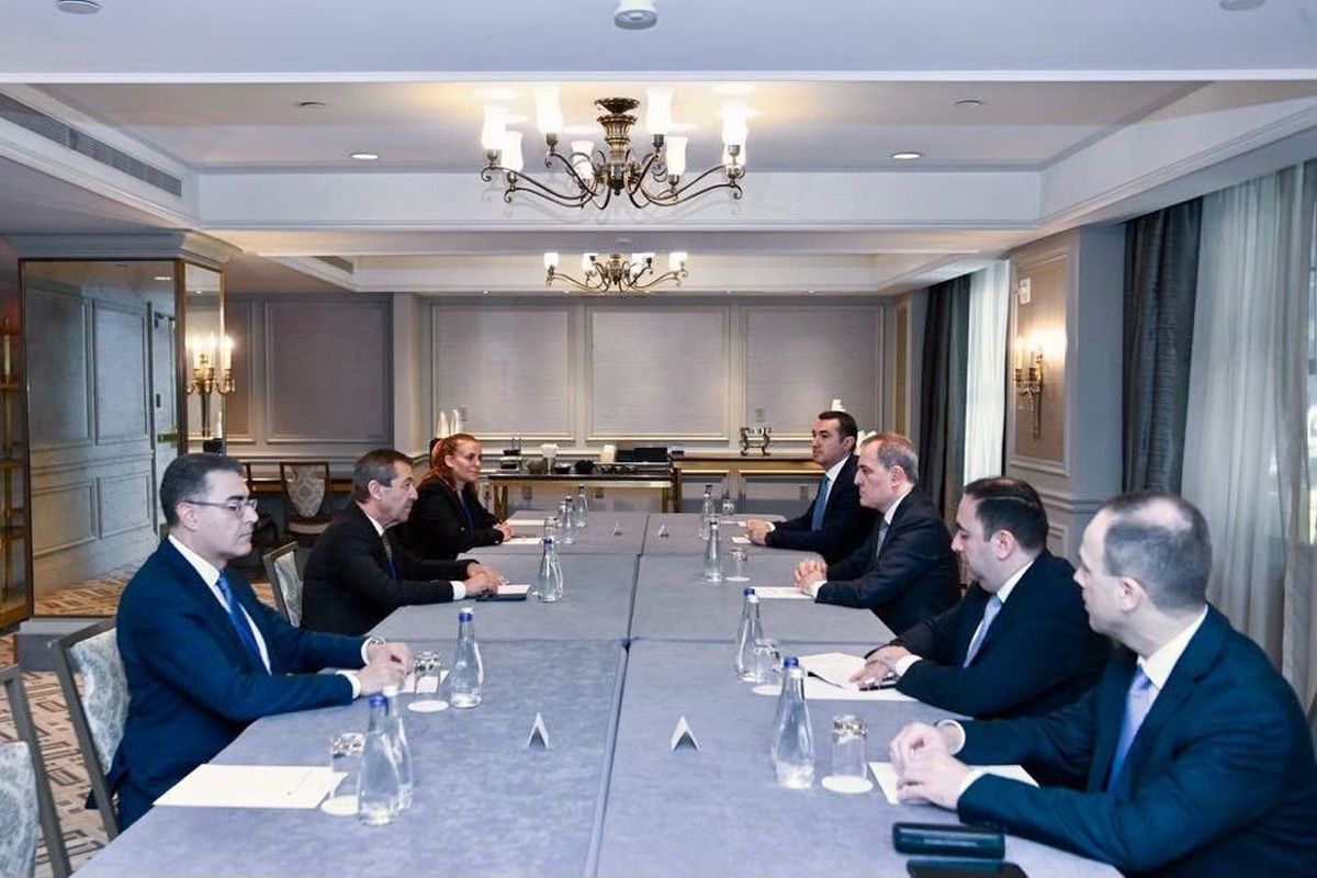 KKTC Dışişleri Bakanı Ertuğruloğlu, BM 81. Genel Kurulu\'nda Bayramov ile görüştü