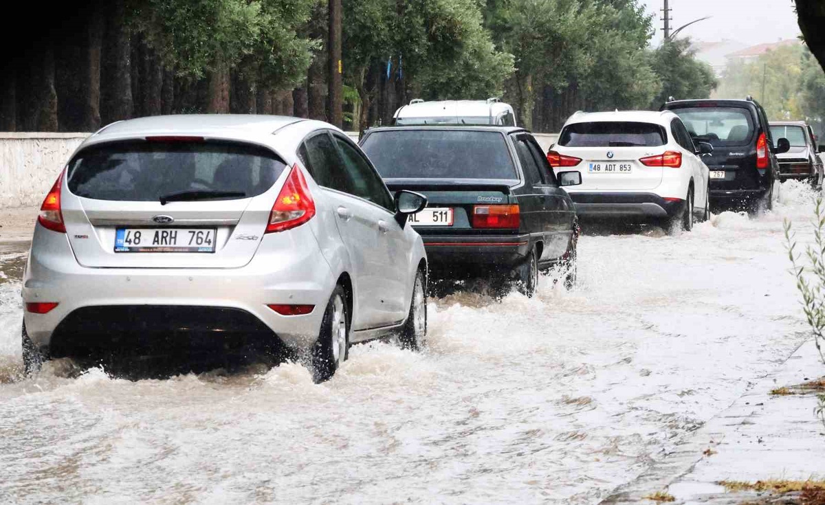 Meteoroloji\'den Muğla iç kesimlerine Pazar günü 21-50 kg/m2 yağış uyarısı geldi