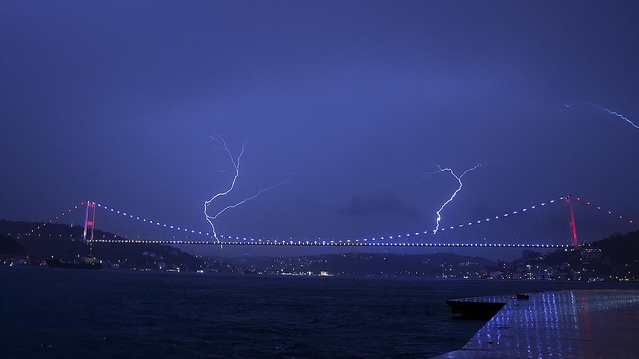 Marmara'da yarın sağanak kapıda: İstanbul, Kocaeli ve Bursa'da sel riski