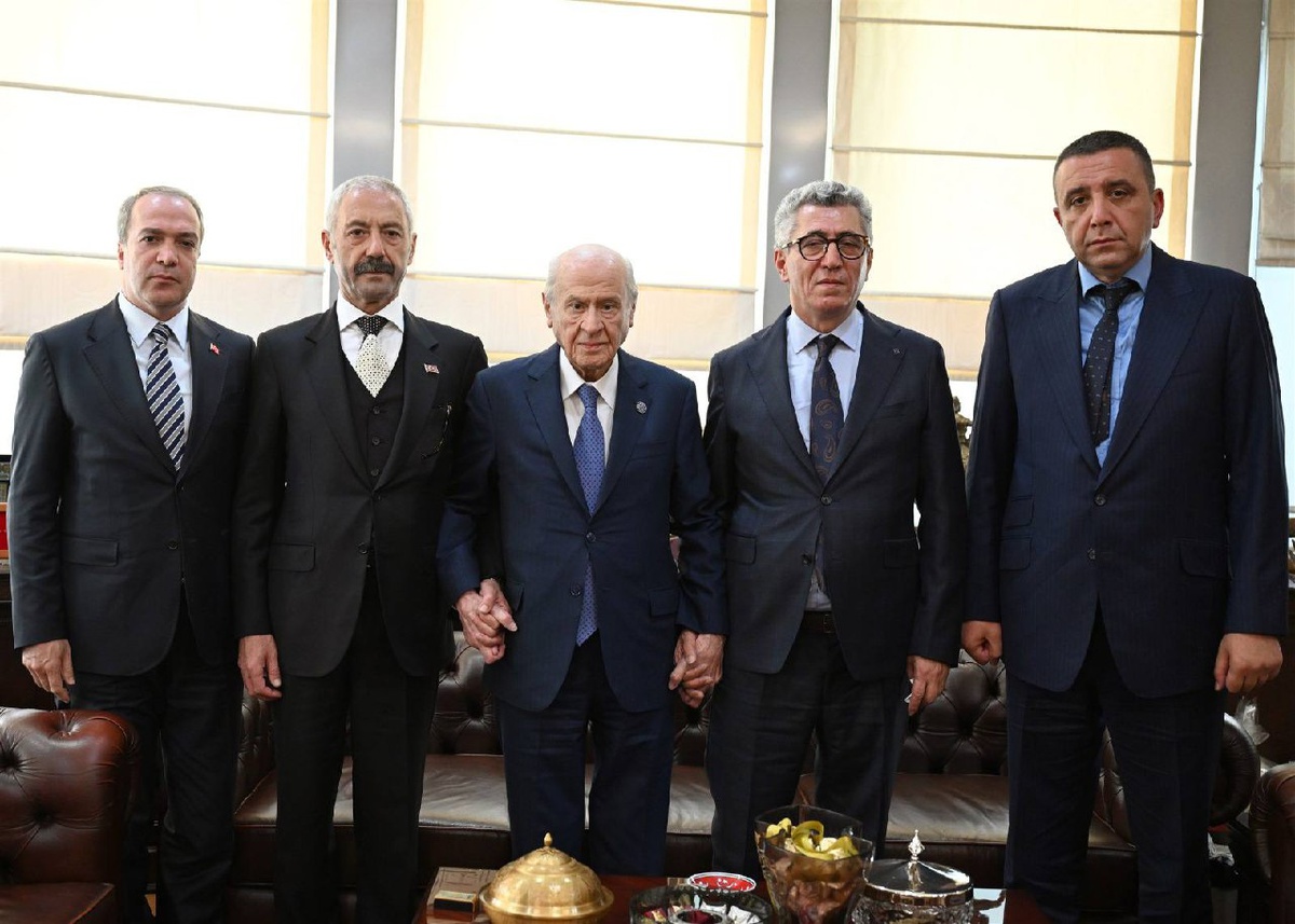 Sarallar ve Şahinler aileleri, MHP Genel Başkanı Bahçeli ile tarihi buluşma yaptı